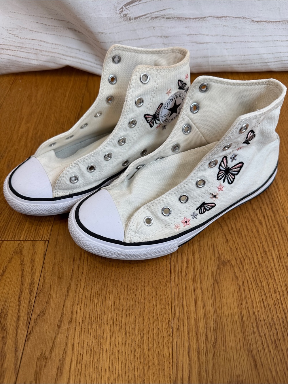 Converse Kids White High-Top Sneakers Pink & Black Butterfly Embroidery size 3